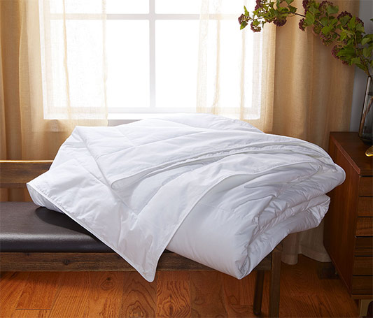 Le Méridien Bed and Bedding Set